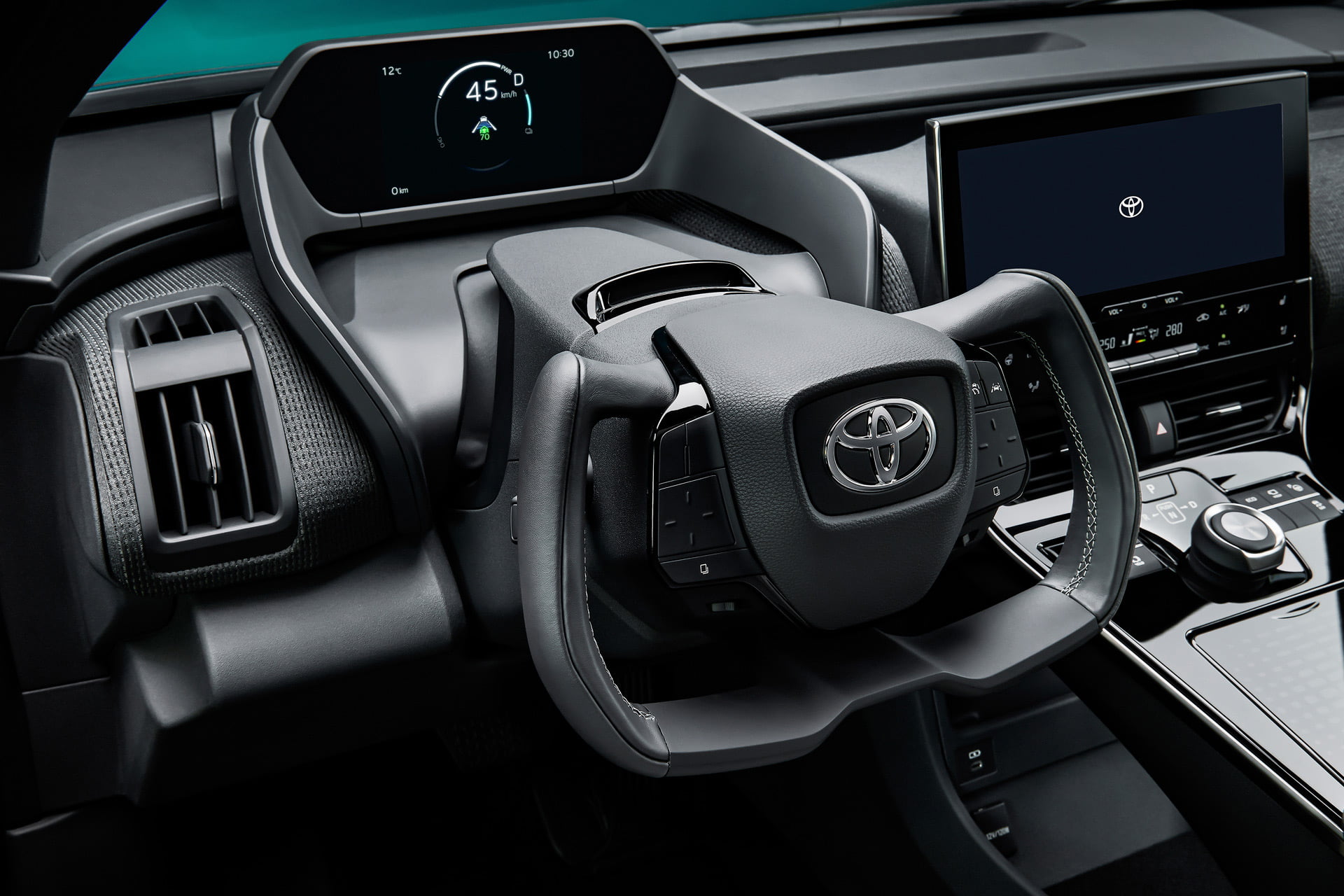 Toyota-BZ4X-2